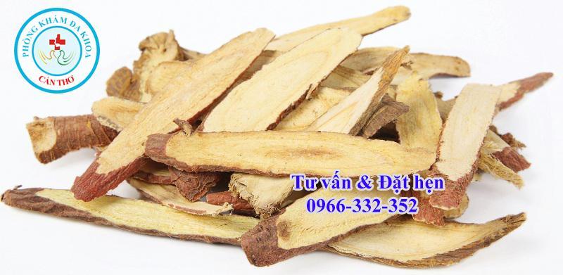 ngam-cam-thao-de-giam-dau-hong