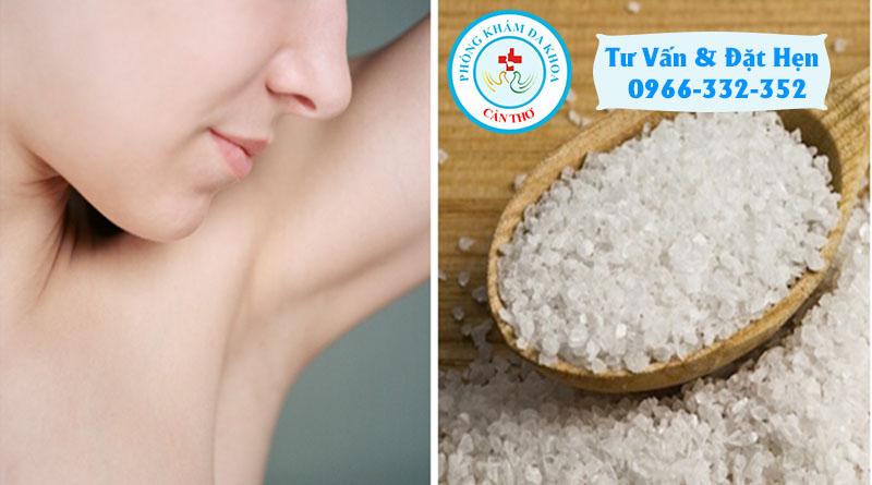 Phèn chua chữa bệnh lý hôi nách có được không?