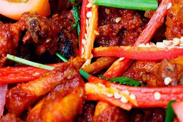 Trĩ nội nên kiêng ăn đồ cay, thức ăn chiên, rán.