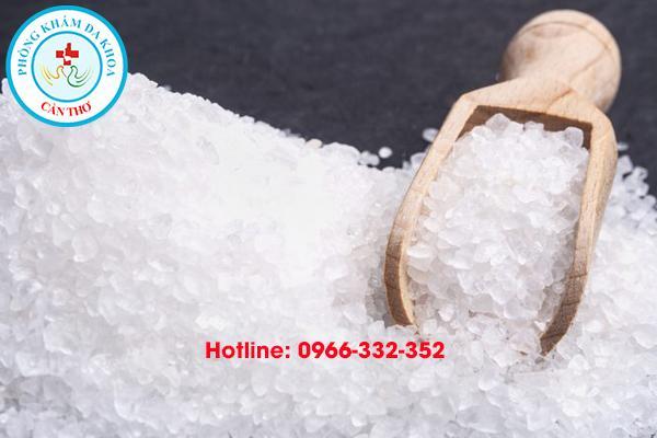 sử dụng phèn chua nguyên chất chữa hôi nách