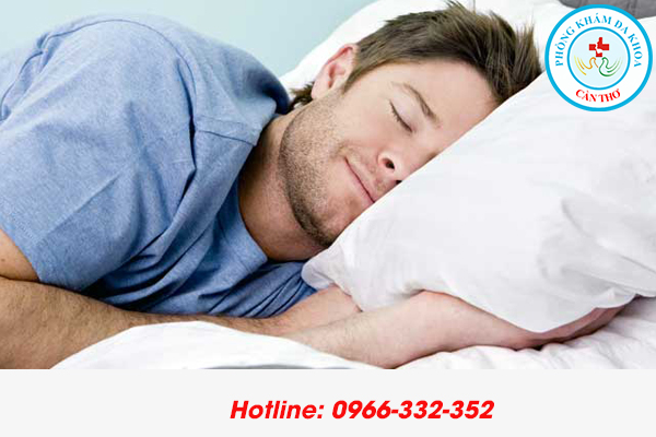 nên nghỉ ngơi và hạn chế vận động mạnh sau tiểu phẫu 1 đến 2 ngày